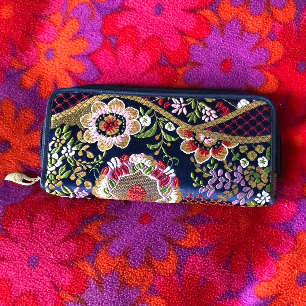 Embroidered Fabric Clutch/Wristlet